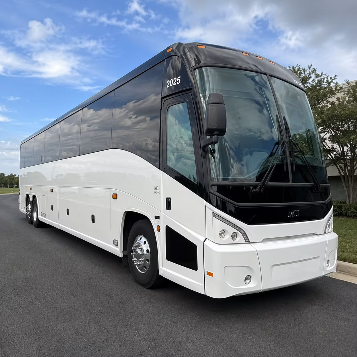beaumontcoachbuscompany com makes lamar university graduation and campus shuttles easy